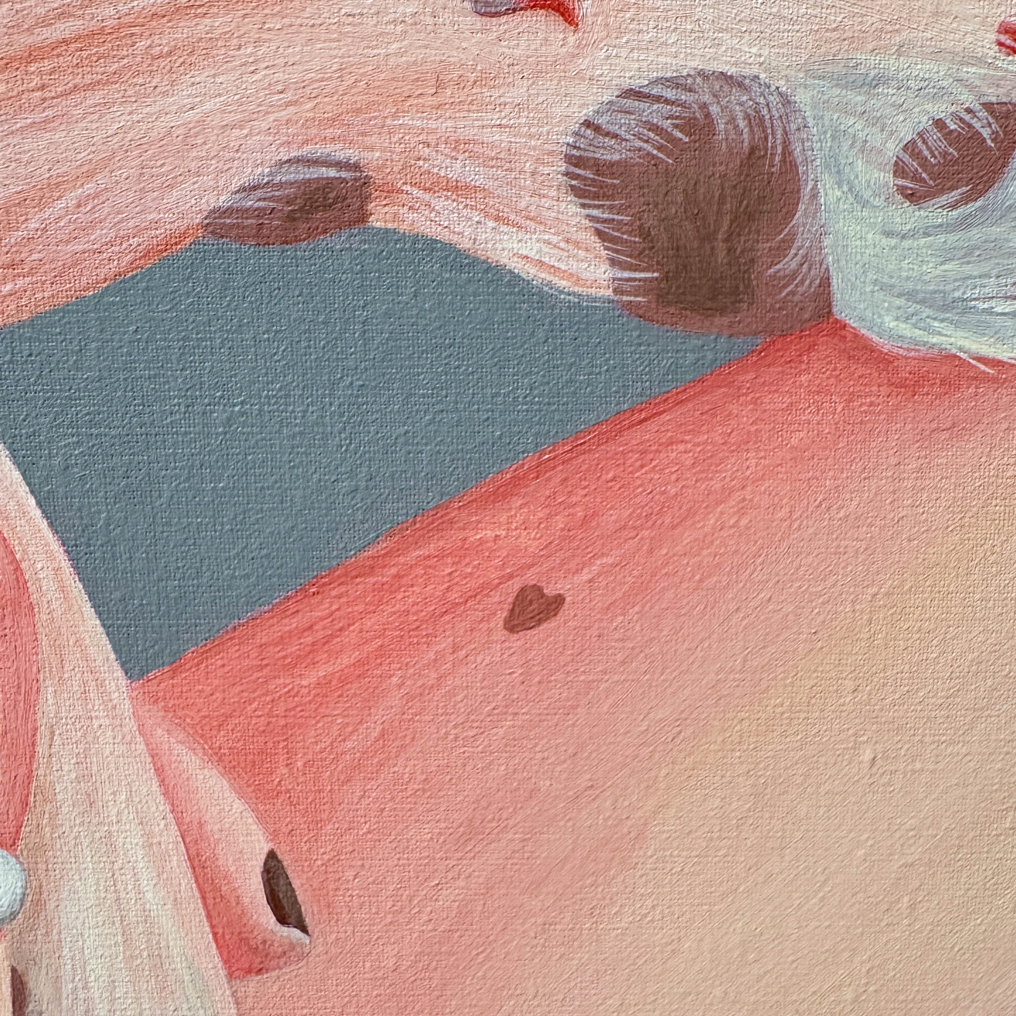 Фрагмент картины маслом на холсте, изображающий голову и спину розовой собаки с закрытыми глазами, опирающейся на часть человеческой руки на серо-голубом фоне